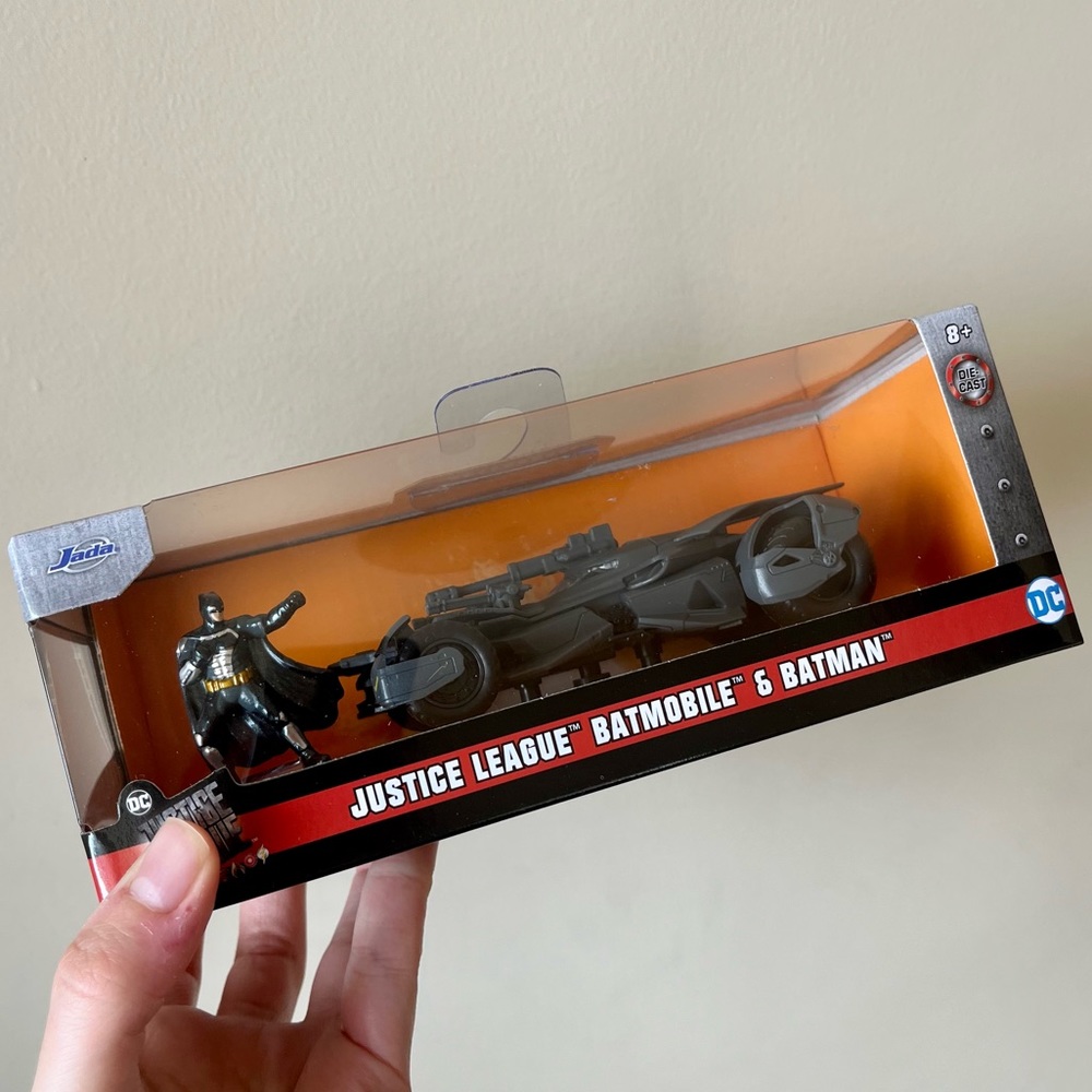 Jada Justice League Batmobile and Batman Die-Cast Set